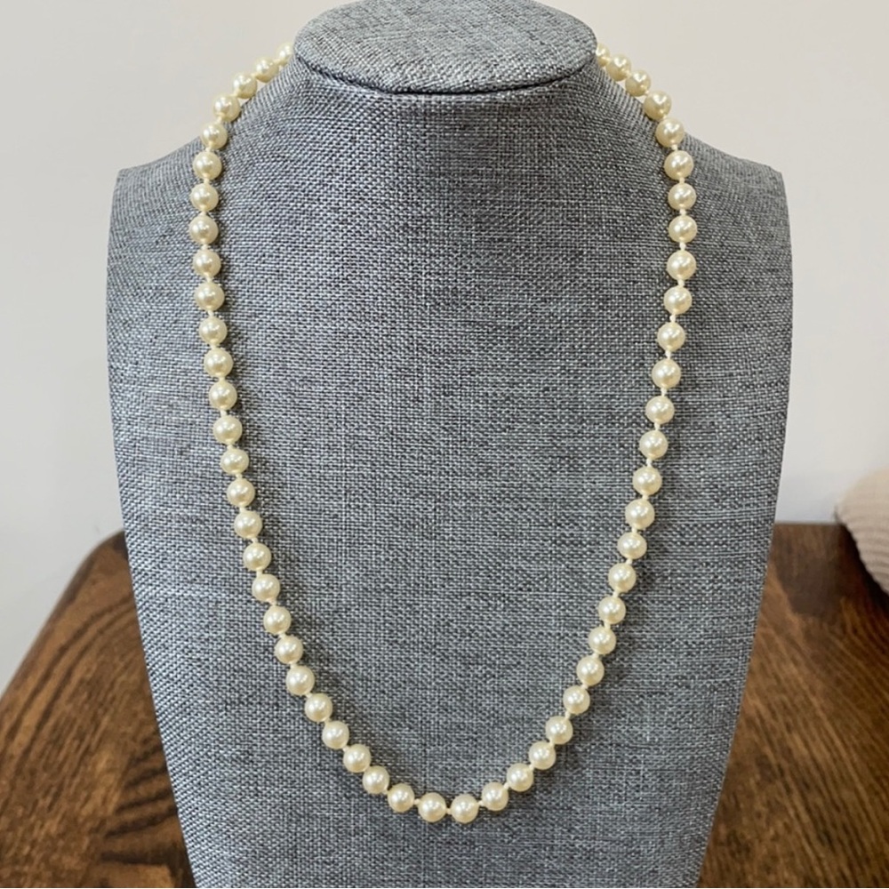 Vintage faux pearl necklace